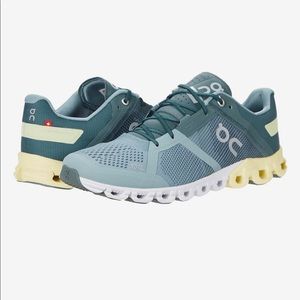 On cloud women’s 10